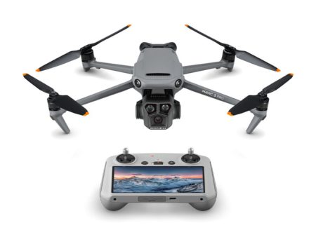 DJI Mavic 3 Pro w. DJI RC – Triple Camera Flagship Drone